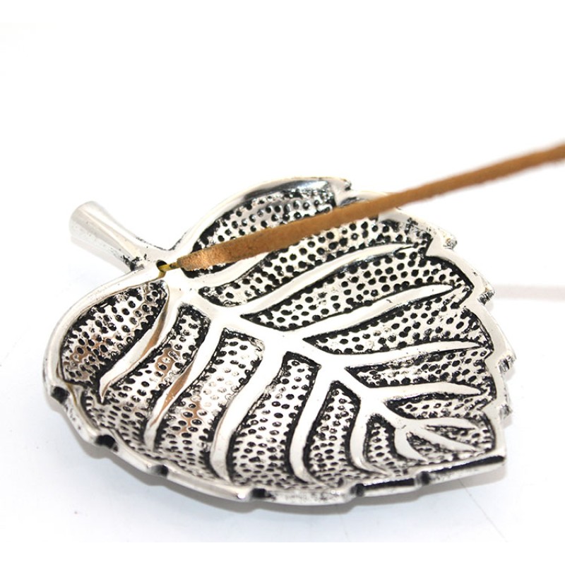 Metal Yaprak Tasarımlı Tütsülük Model 1 Metal Yaprak Tasarımlı Tütsülük Model 1