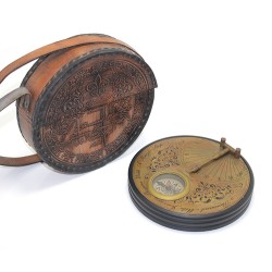 Deri Kılıflı Pirinç Pusula 