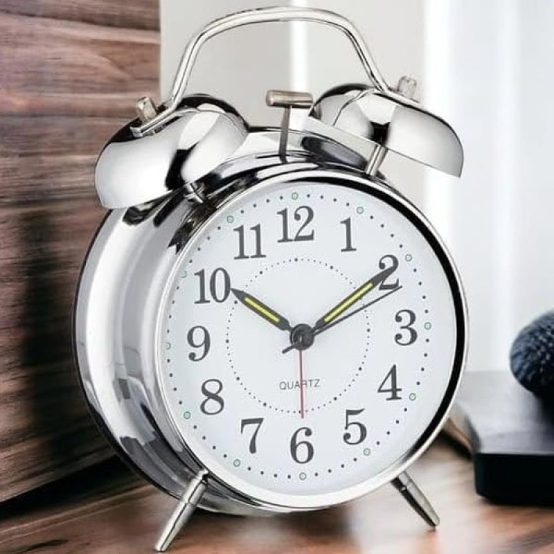 Gümüş Renk Metal Çalar Masa Saati