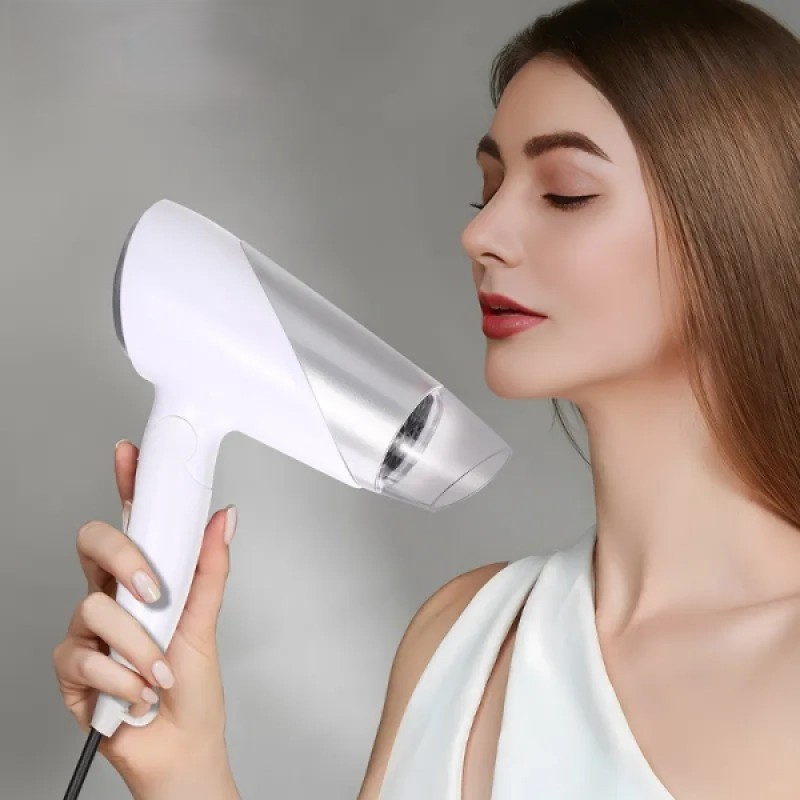 Katlanabilir Başlıklı Saç Kurutma Makinesi