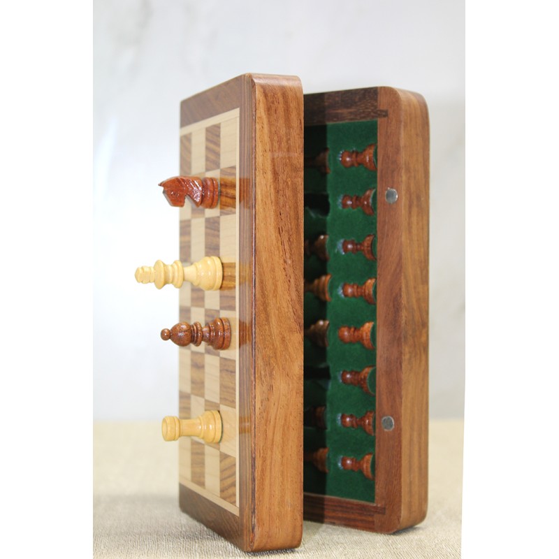 Özel Vernikli Mıknatıs Taşlı Ahşap Katlanabilir Kutulu Satranç Oyunu 17.5 Cm